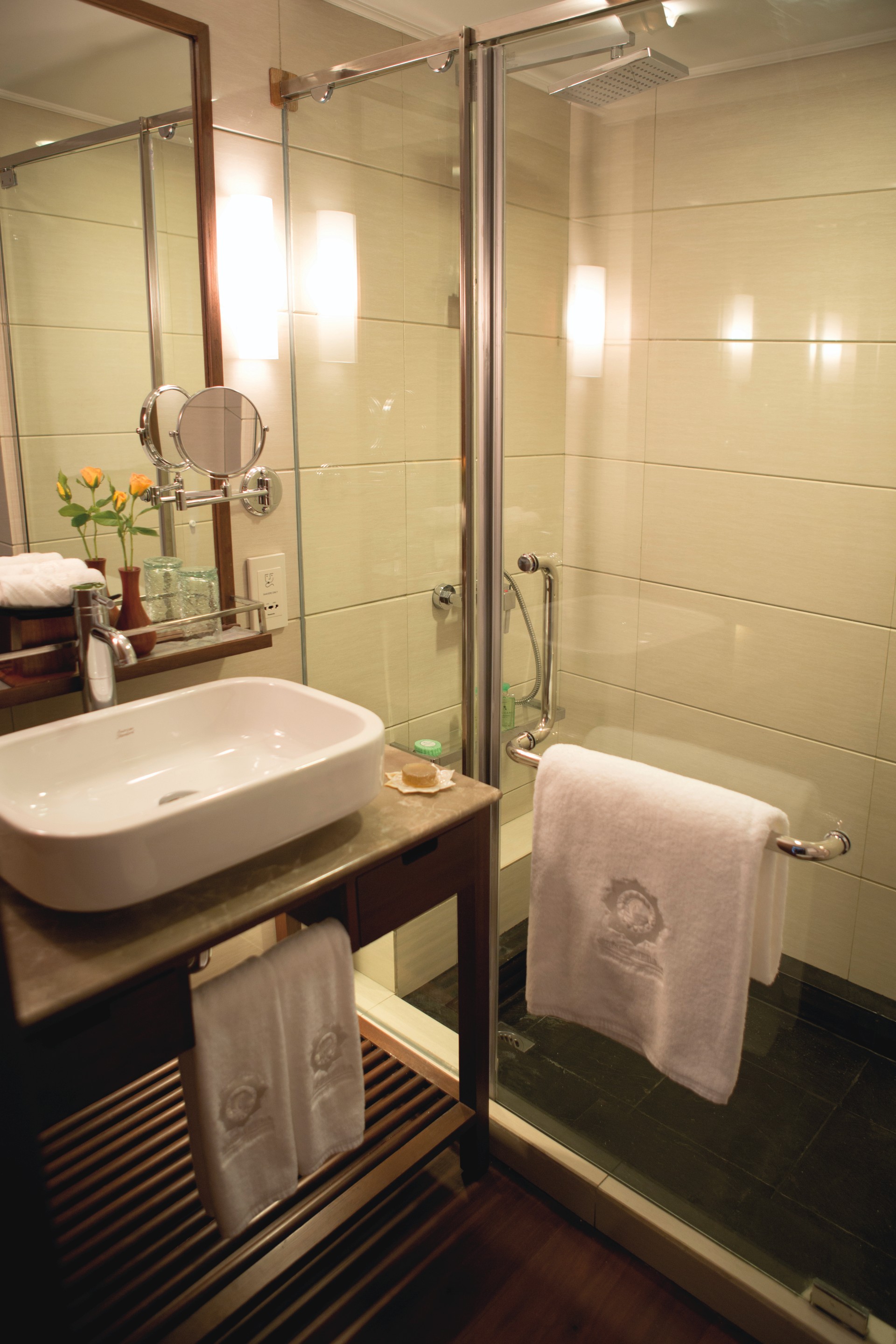 Belmond River Cruises Belmond Orcaella Accommodation Bathroom 3.jpg